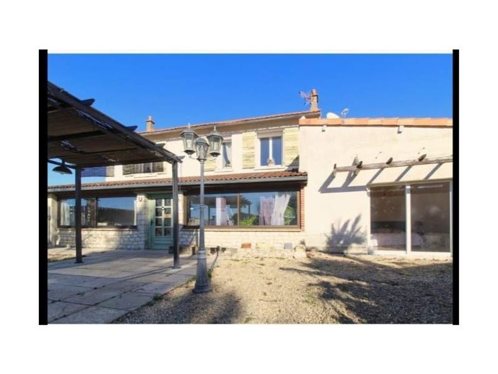 Achat maison à vendre 5 chambres 208 m² - Sérigny