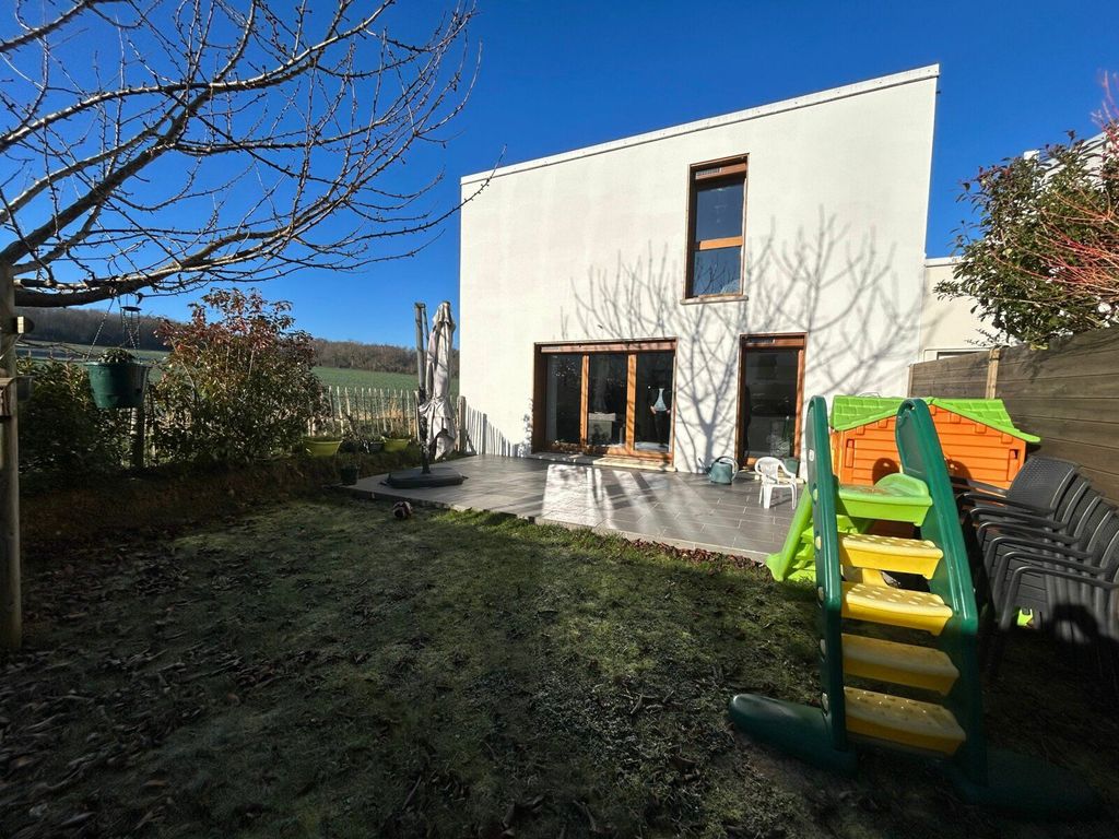 Achat maison à vendre 4 chambres 93 m² - Menucourt