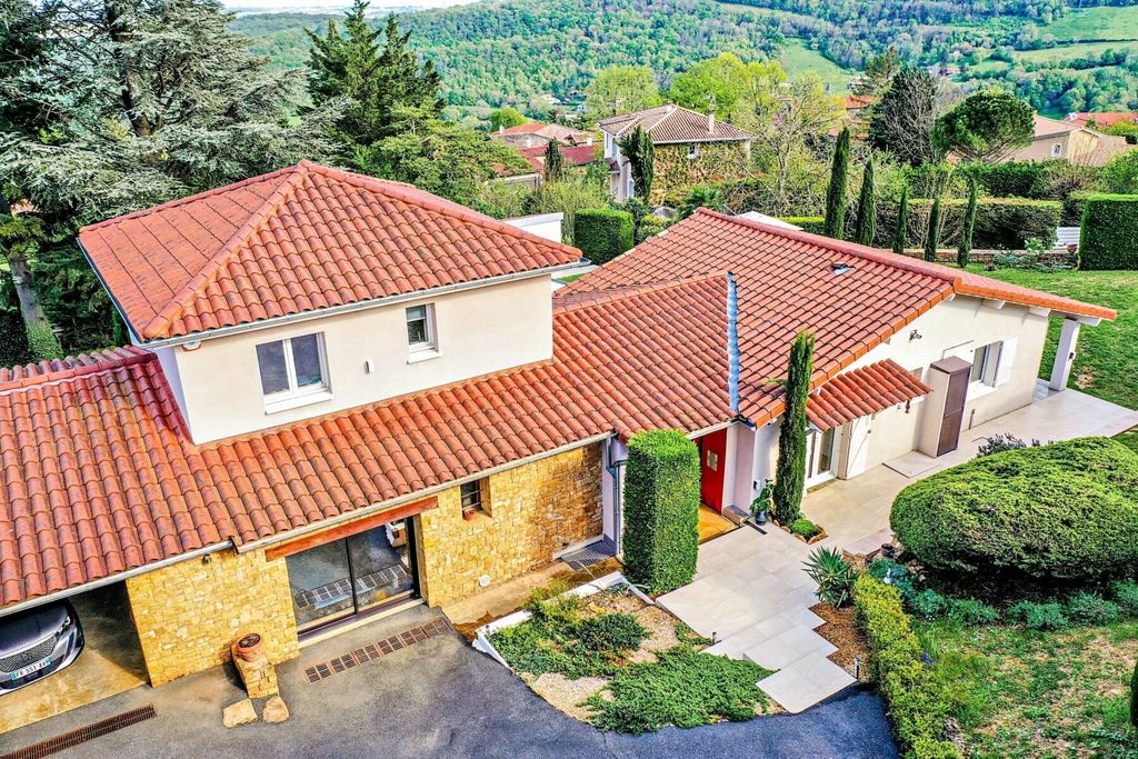 Achat maison à vendre 4 chambres 280 m² - Poleymieux-au-Mont-d'Or