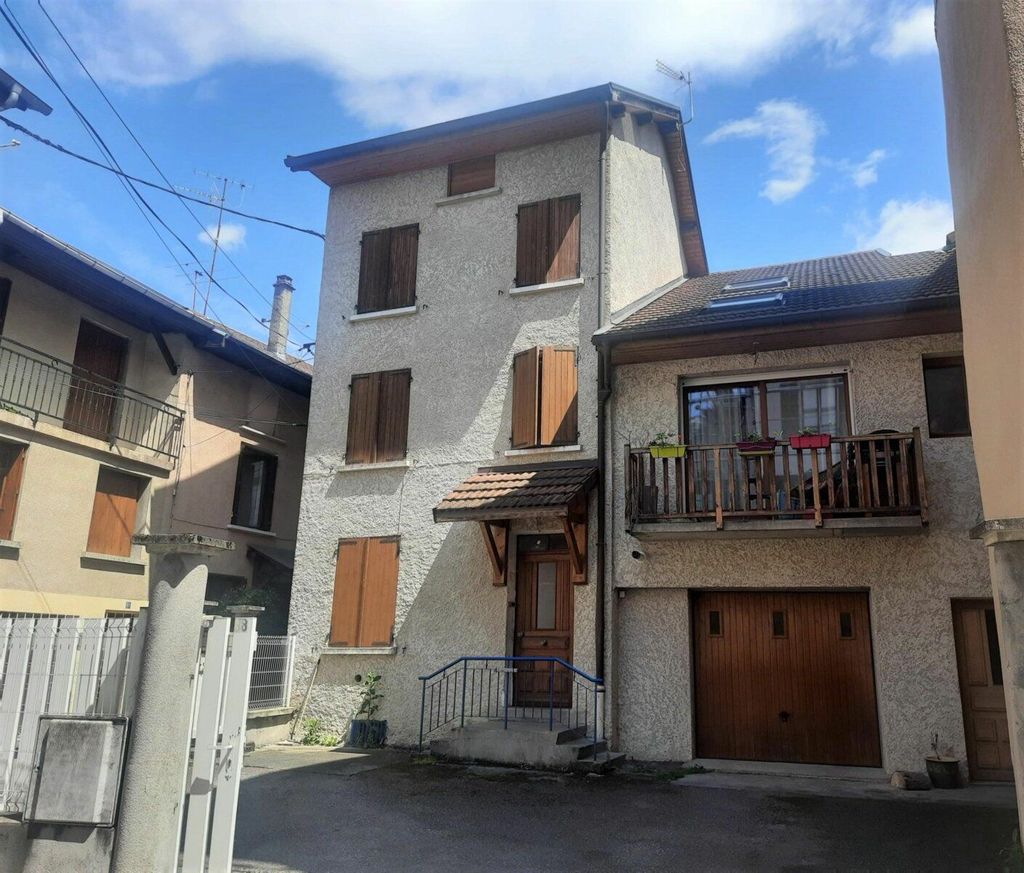 Achat maison à vendre 4 chambres 242 m² - Pontcharra