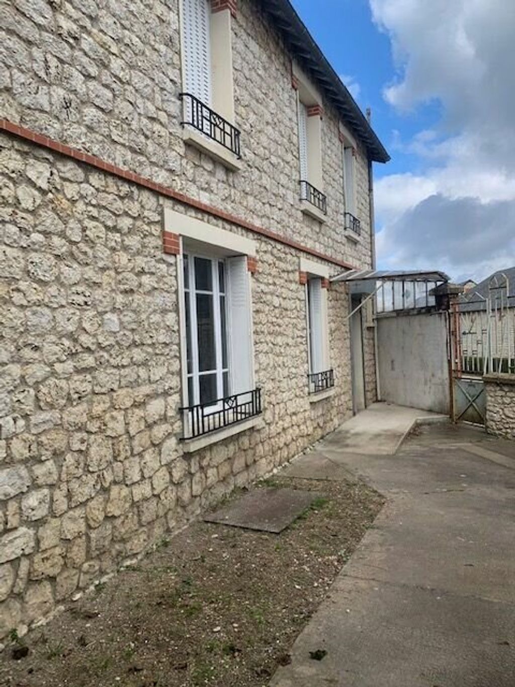 Achat maison à vendre 3 chambres 108 m² - Berchères-les-Pierres