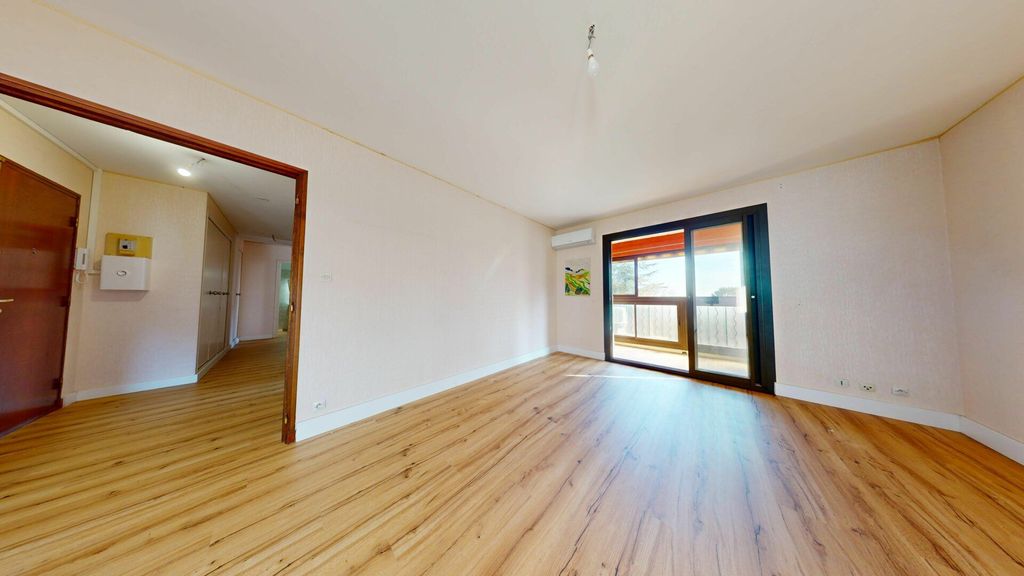 Achat appartement à vendre 3 pièces 69 m² - Carqueiranne