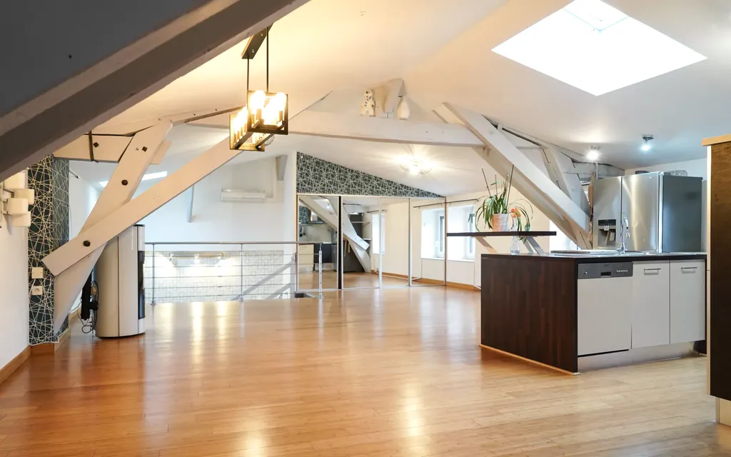 Achat loft à vendre 4 pièces 122 m² - Sérézin-du-Rhône