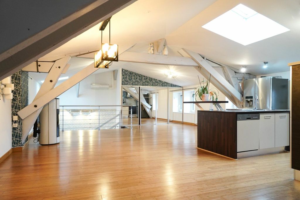 Achat loft à vendre 4 pièces 122 m² - Sérézin-du-Rhône