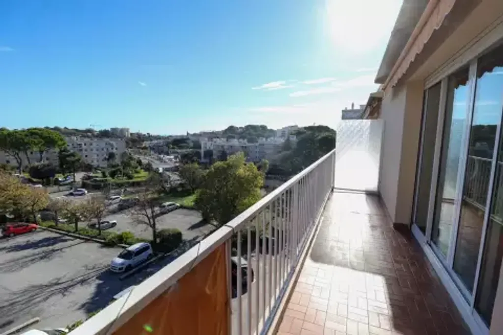 Achat appartement à vendre 5 pièces 116 m² - Antibes