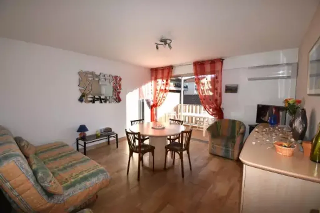 Achat appartement à vendre 2 pièces 42 m² - Saint-Raphaël