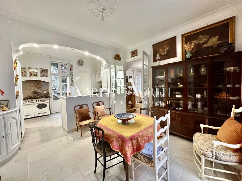 Achat maison à vendre 4 chambres 220 m² - Fontenay-le-Comte
