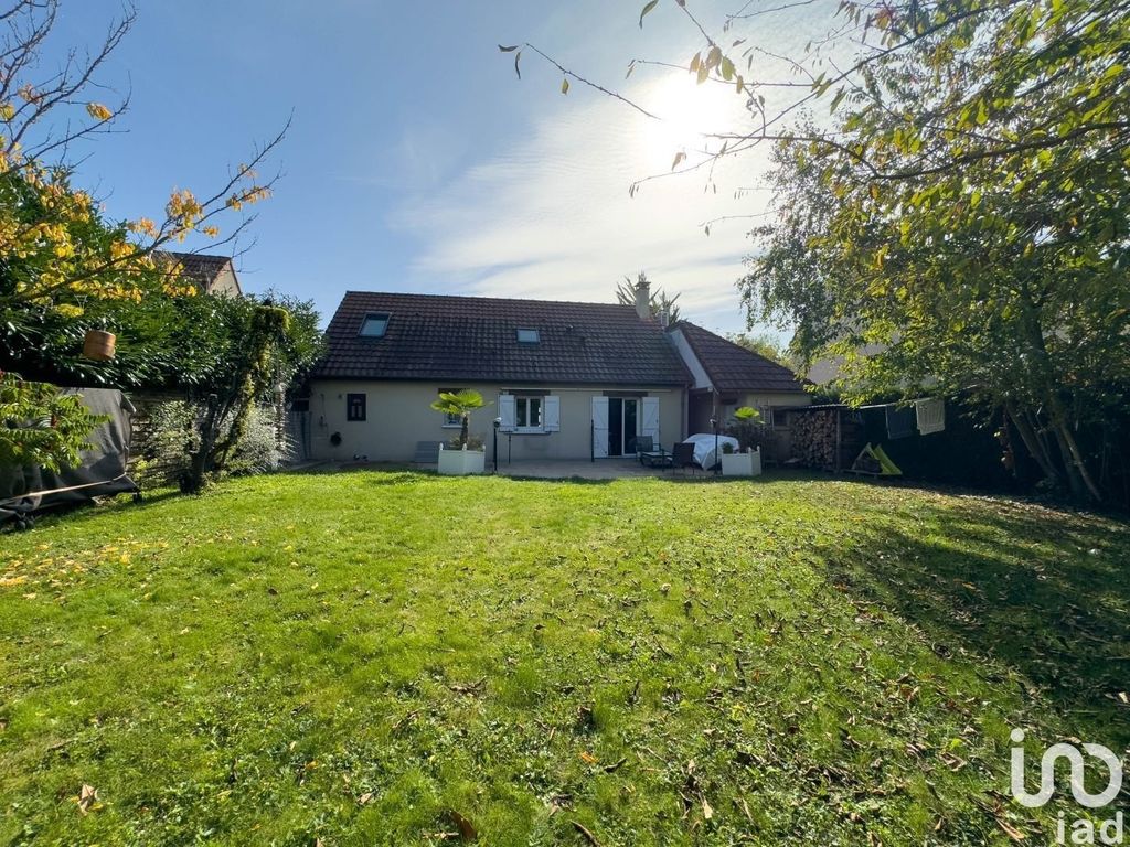 Achat maison à vendre 4 chambres 99 m² - Chevry-Cossigny