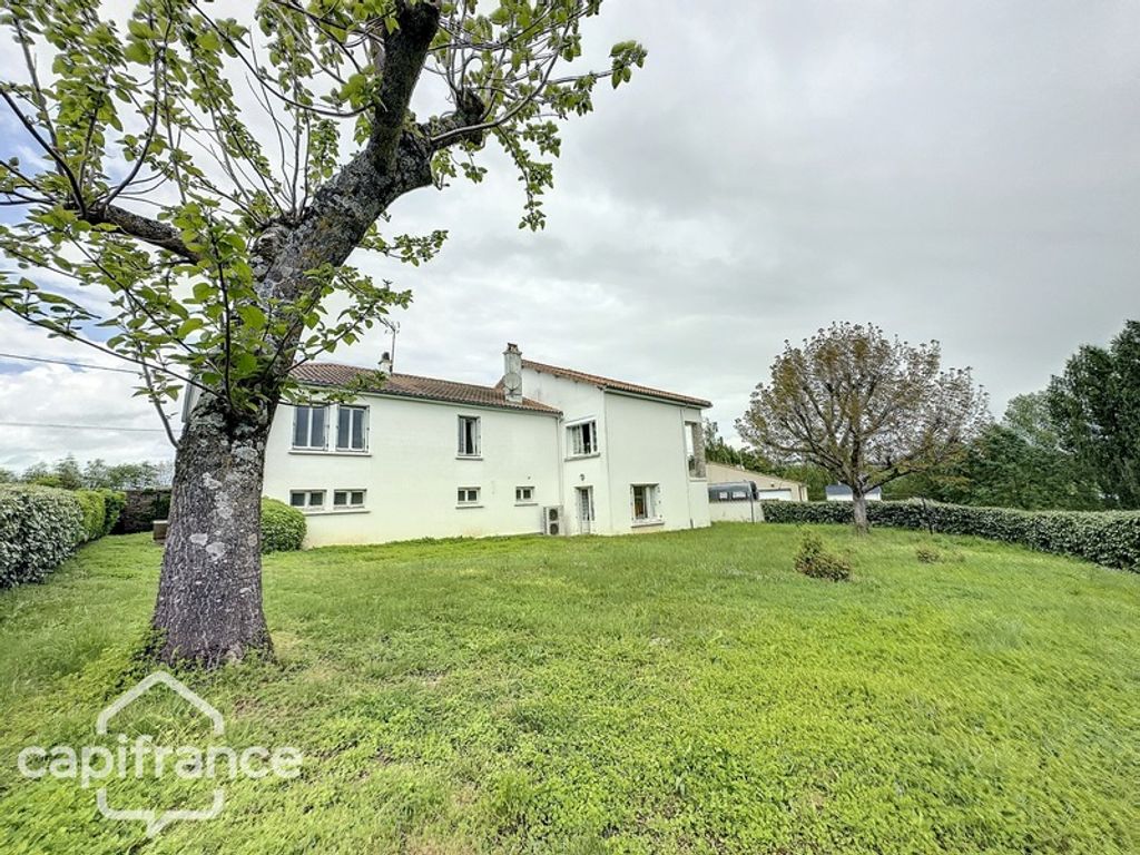 Achat maison à vendre 4 chambres 204 m² - Saint-Varent