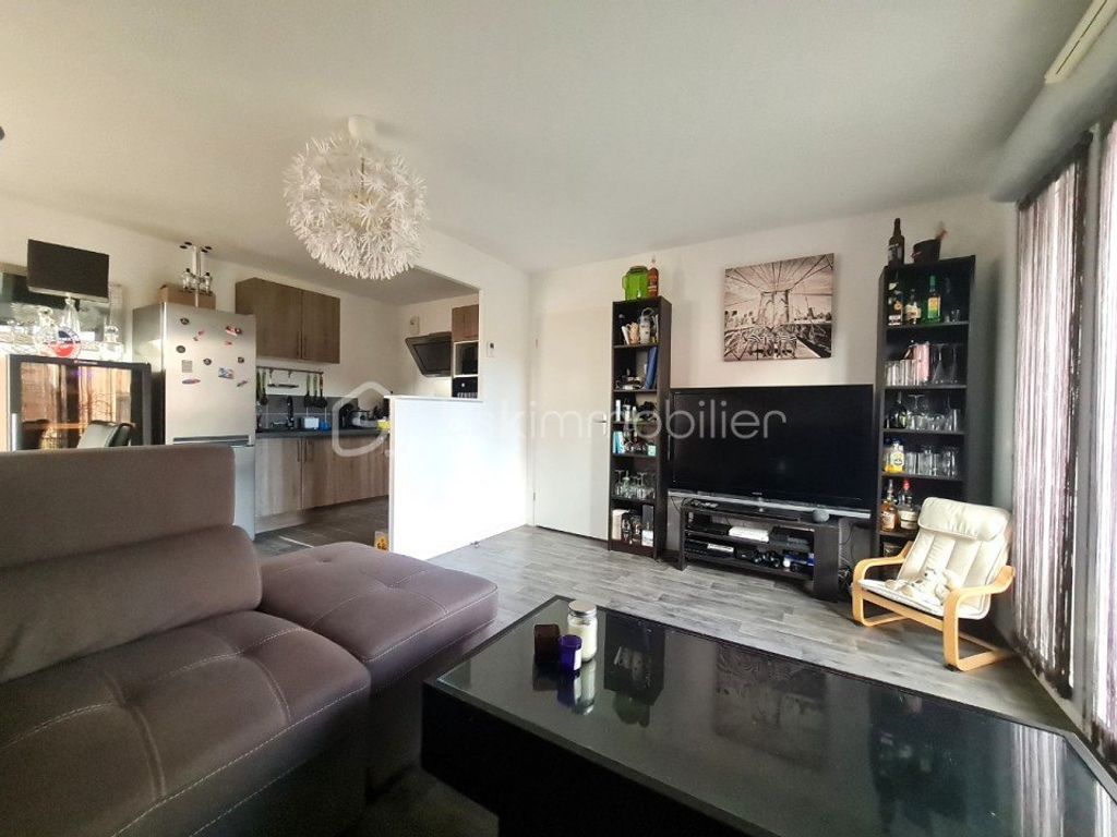 Achat appartement à vendre 3 pièces 64 m² - Vert-Saint-Denis