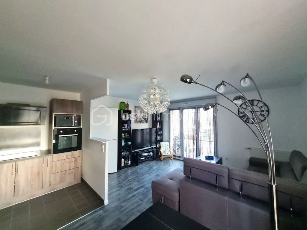 Achat appartement à vendre 3 pièces 64 m² - Vert-Saint-Denis