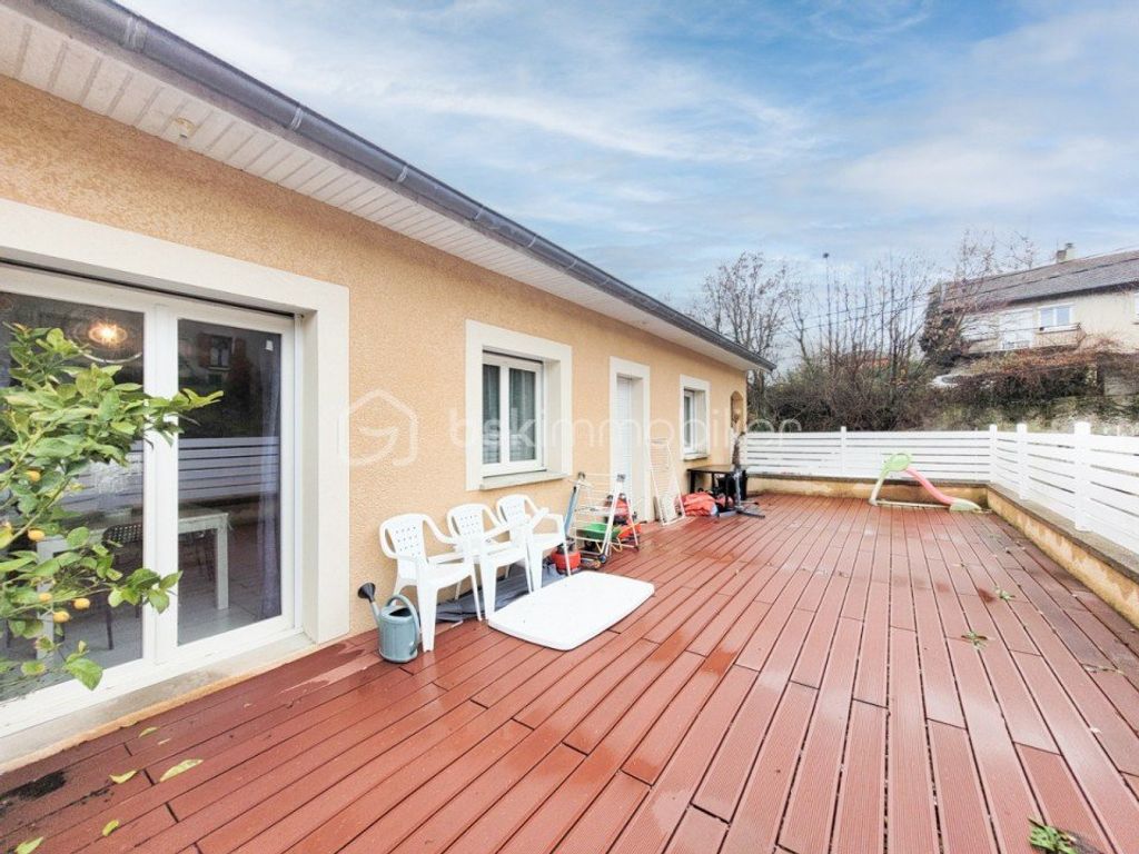 Achat maison à vendre 3 chambres 107 m² - Saint-Siméon-de-Bressieux