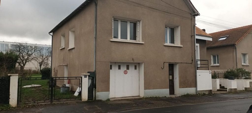 Achat maison à vendre 3 chambres 83 m² - Montmorillon