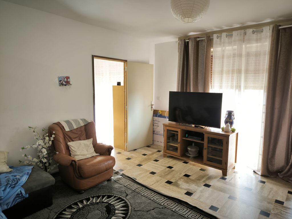 Achat appartement à vendre 3 pièces 85 m² - Lunel