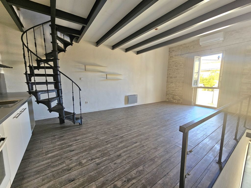 Achat maison à vendre 2 chambres 57 m² - Saint-Laurent-d'Aigouze