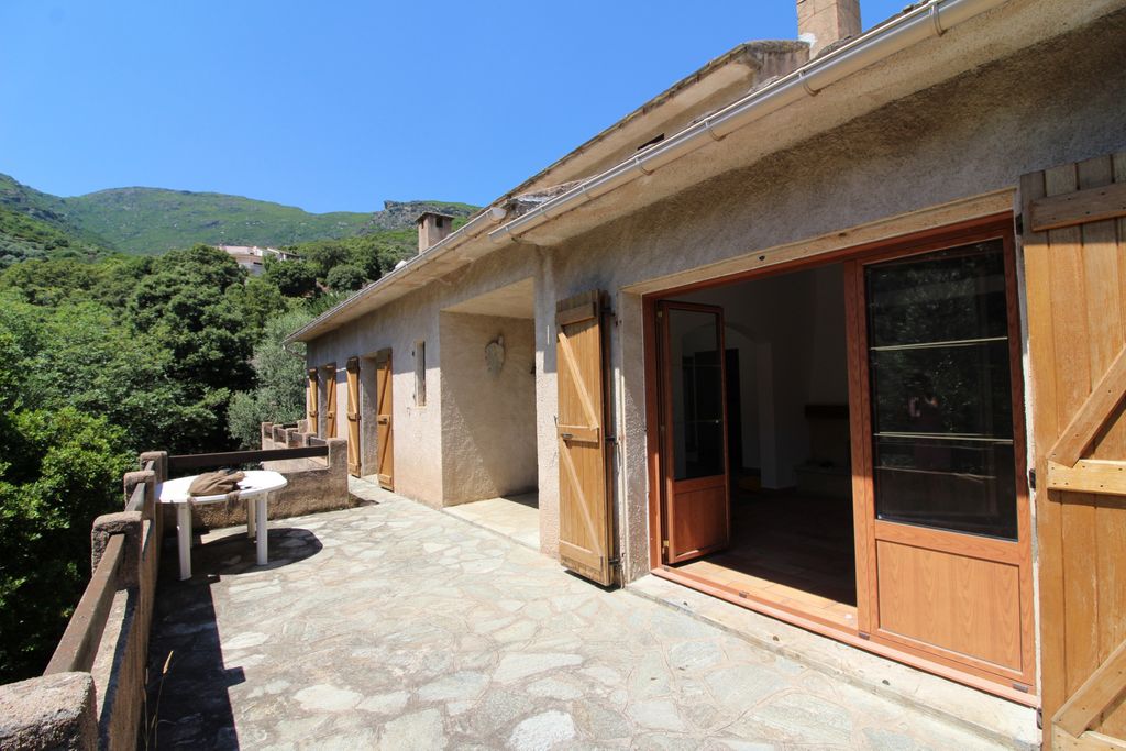Achat maison à vendre 5 chambres 142 m² - San-Martino-di-Lota