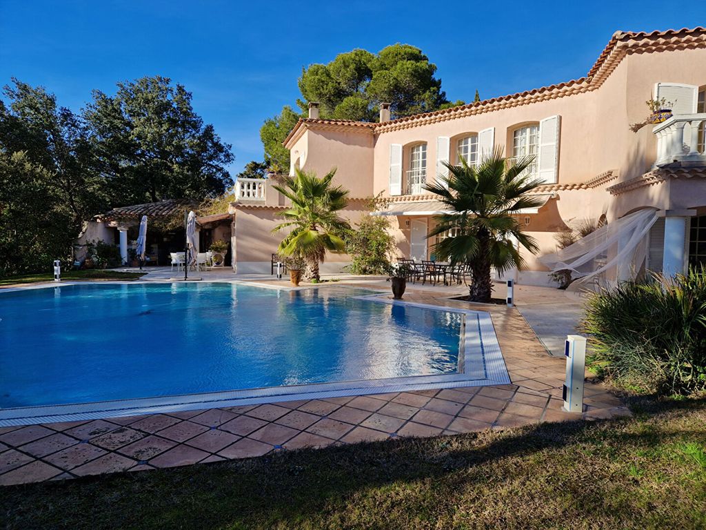 Achat maison à vendre 4 chambres 250 m² - Villeneuve-lès-Avignon