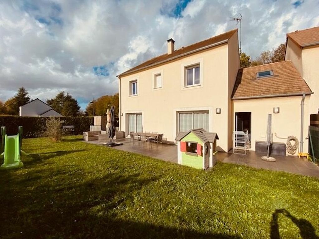 Achat maison à vendre 5 chambres 130 m² - Gazeran