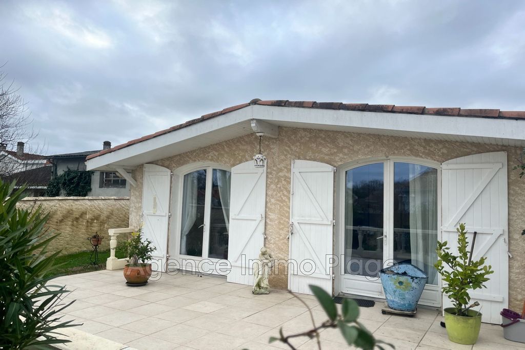 Achat maison à vendre 2 chambres 92 m² - Saint-Vivien-de-Médoc