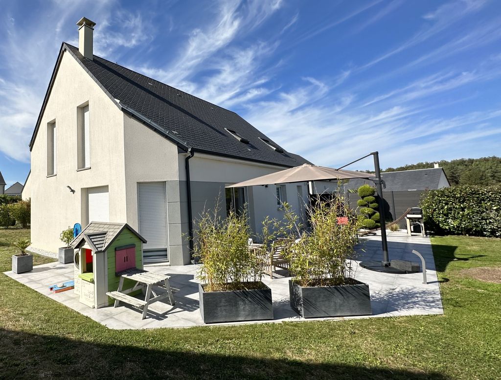 Achat maison à vendre 5 chambres 134 m² - Saint-Étienne-de-Chigny