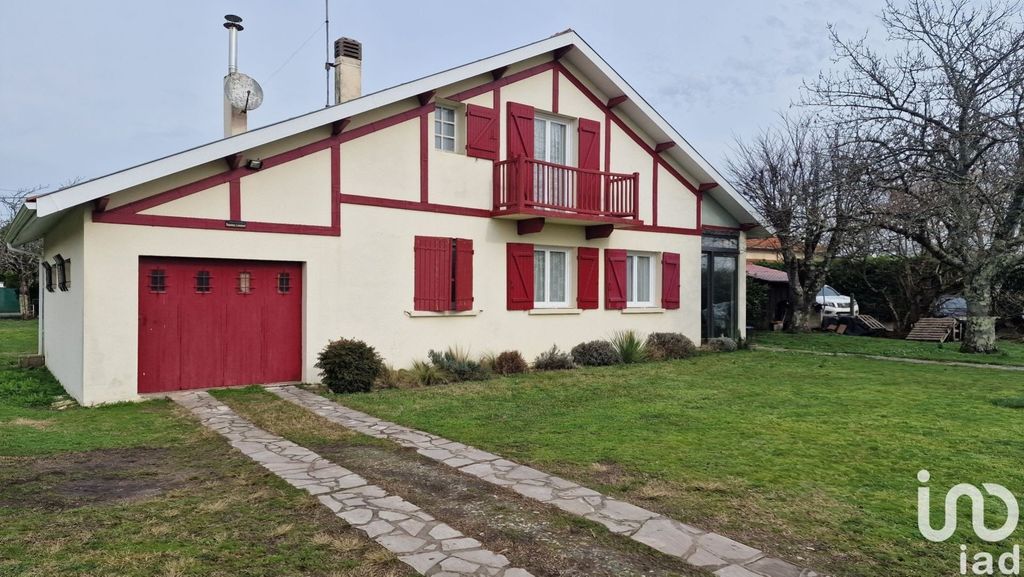 Achat maison à vendre 5 chambres 135 m² - Saint-Laurent-Médoc