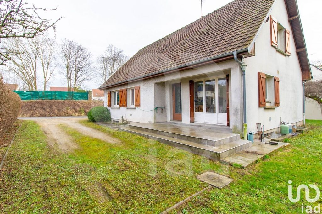 Achat maison à vendre 5 chambres 152 m² - Monchy-Humières