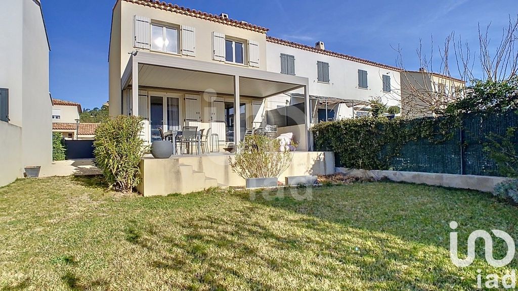 Achat maison à vendre 3 chambres 84 m² - Lamanon