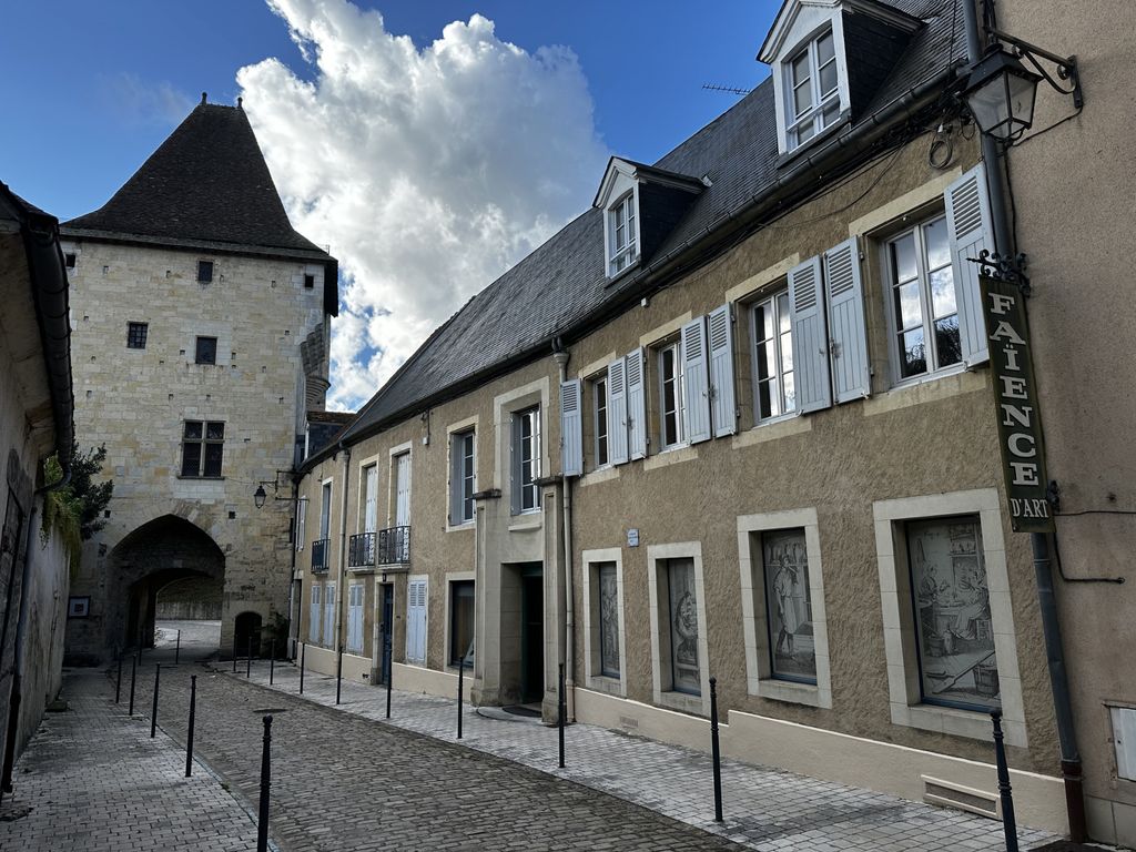 Achat maison à vendre 4 chambres 283 m² - Nevers