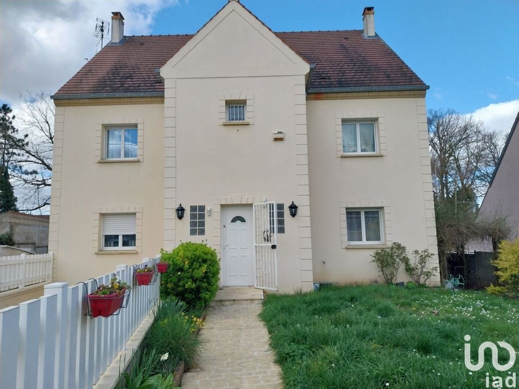 Achat maison à vendre 5 chambres 210 m² - Claye-Souilly