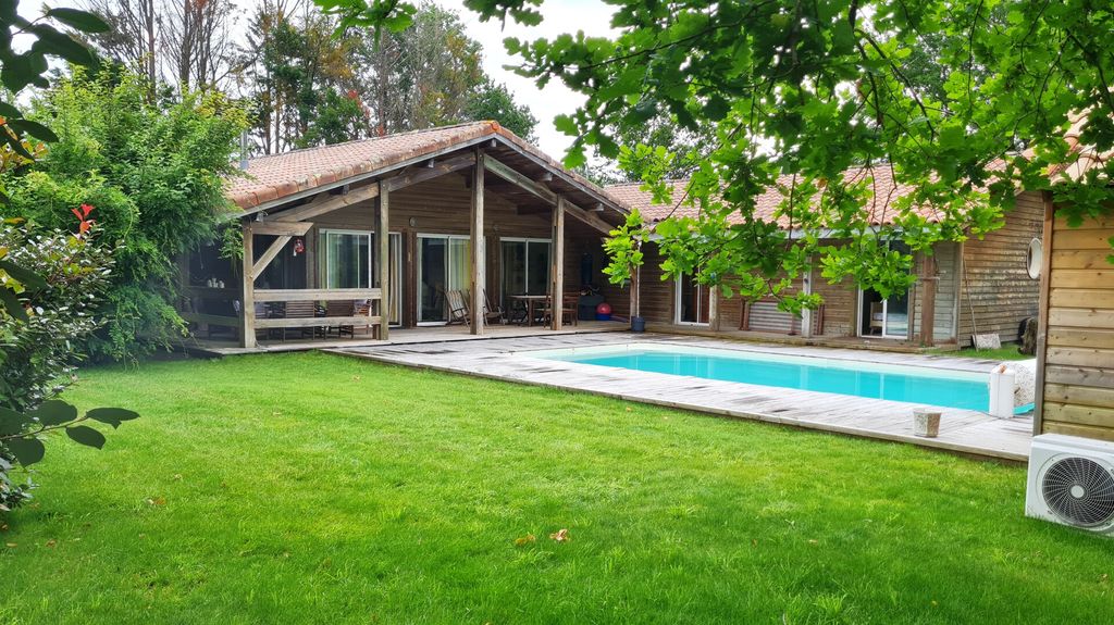 Achat maison à vendre 4 chambres 153 m² - Vielle-Saint-Girons