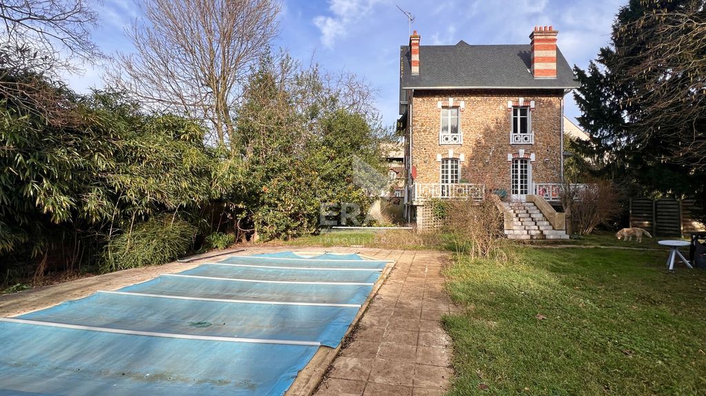 Achat maison à vendre 6 chambres 190 m² - Corbeil-Essonnes