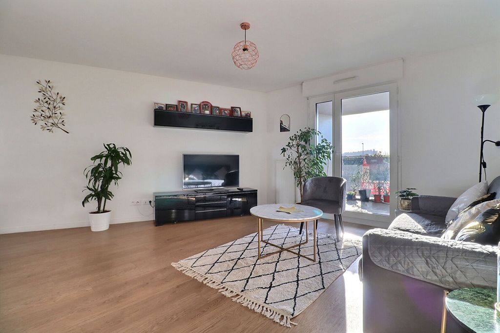 Achat appartement à vendre 4 pièces 80 m² - La Courneuve