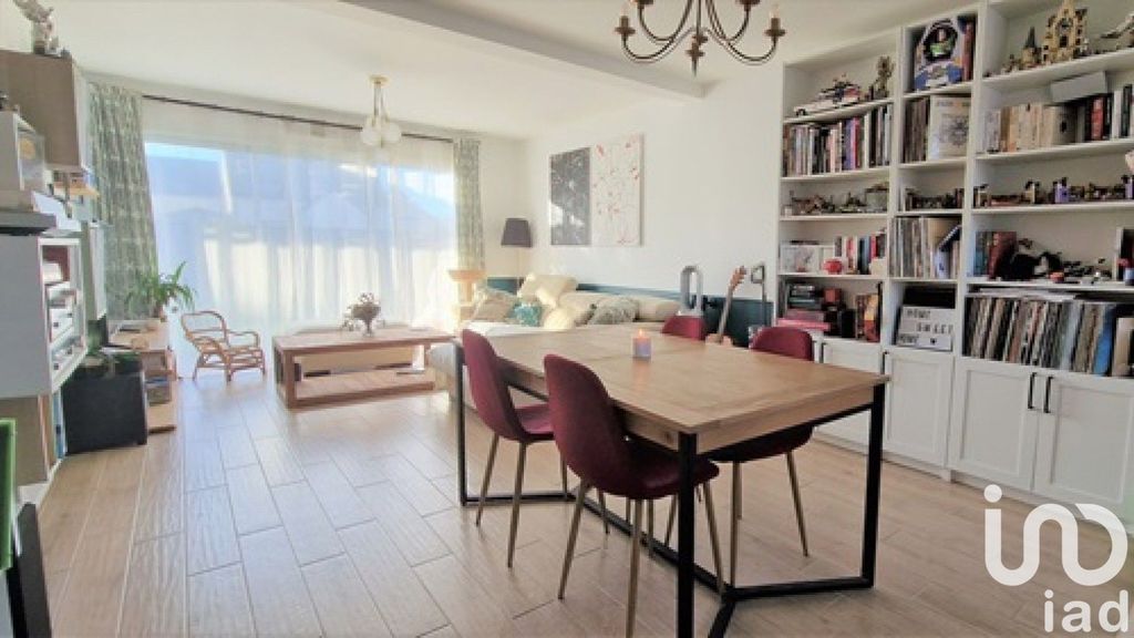 Achat maison à vendre 3 chambres 94 m² - Saint-Aubin-d'Aubigné
