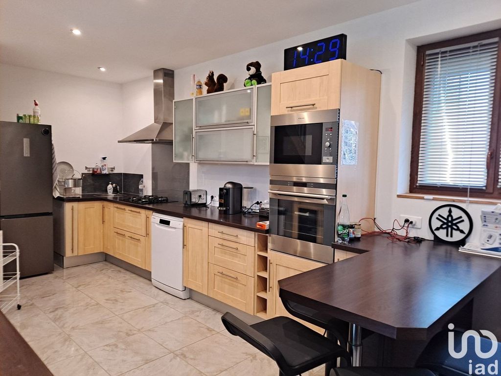 Achat maison à vendre 5 chambres 185 m² - Villeperrot