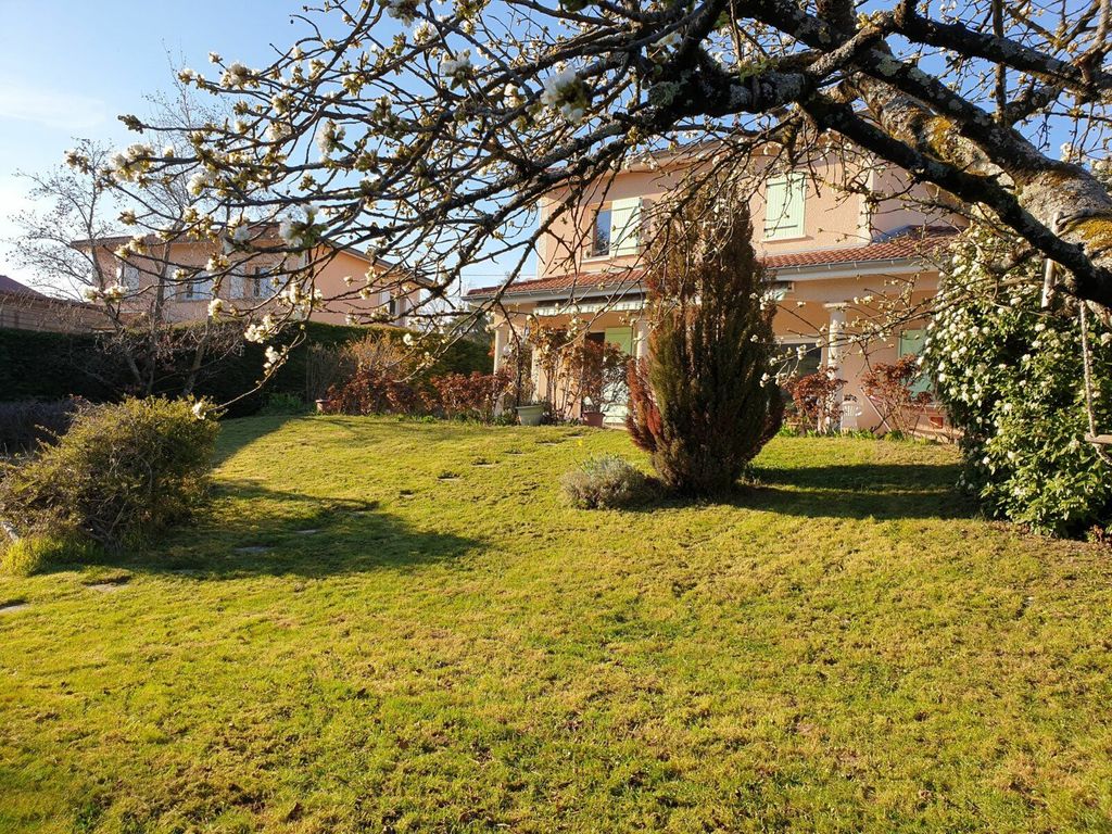 Achat maison à vendre 5 chambres 141 m² - Pontcharra-sur-Turdine