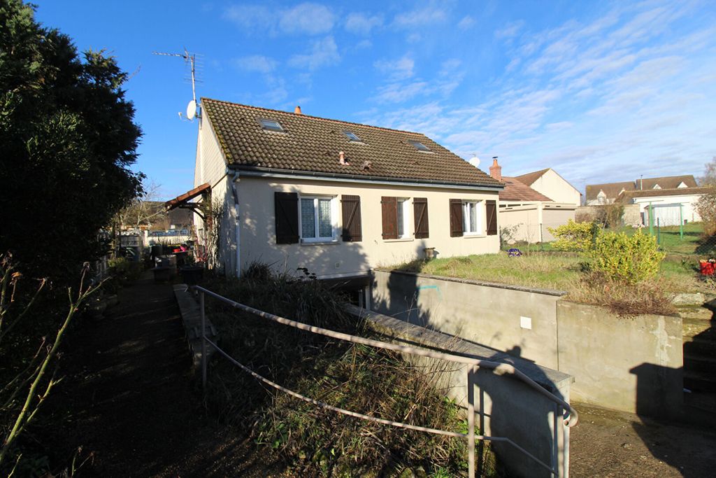 Achat maison à vendre 4 chambres 136 m² - Veuzain-sur-Loire