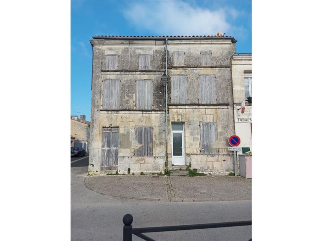 Achat maison à vendre 3 chambres 182 m² - Saint-Savinien