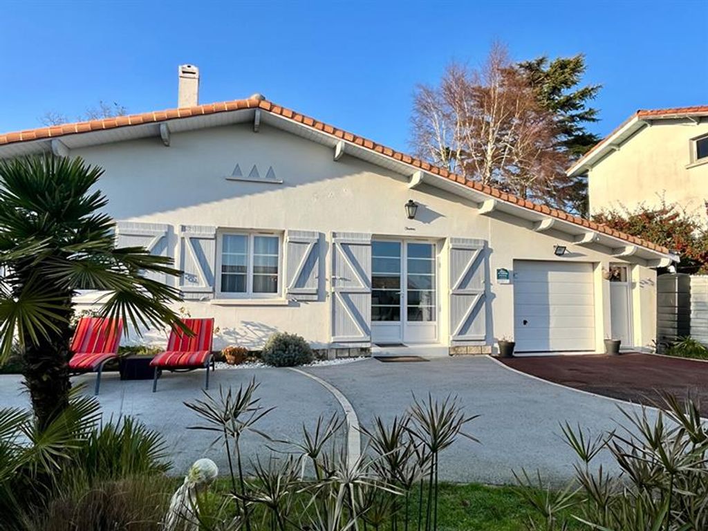 Achat maison à vendre 3 chambres 103 m² - Saint-Sulpice-de-Royan