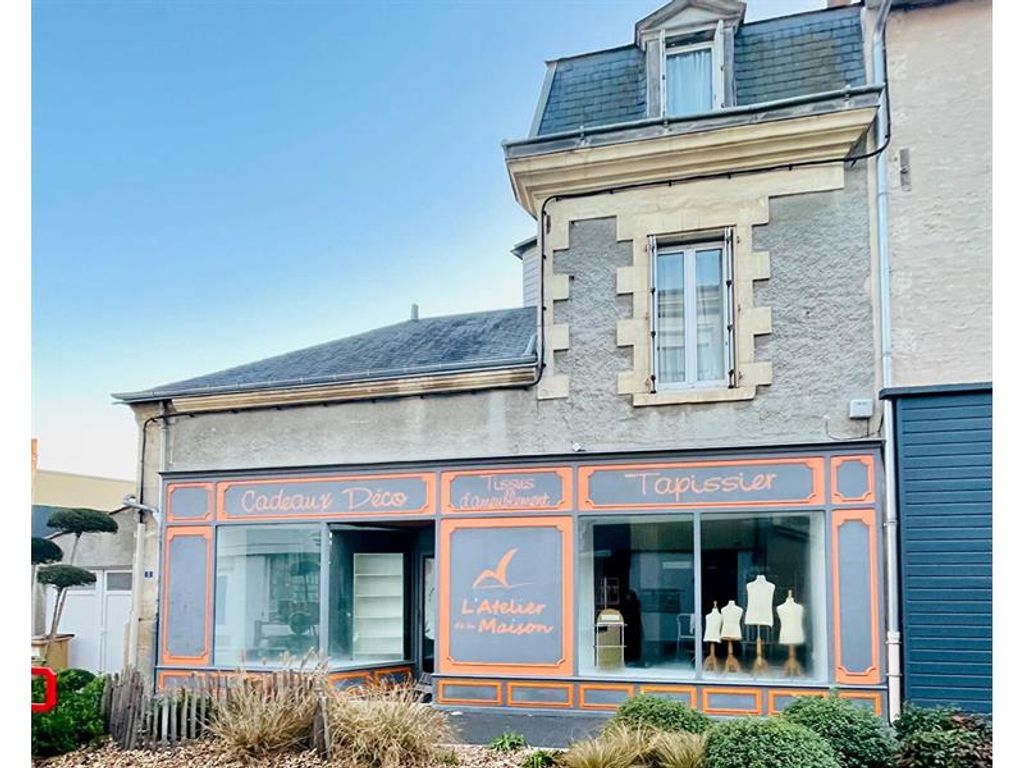 Achat maison à vendre 2 chambres 150 m² - Neuville-de-Poitou