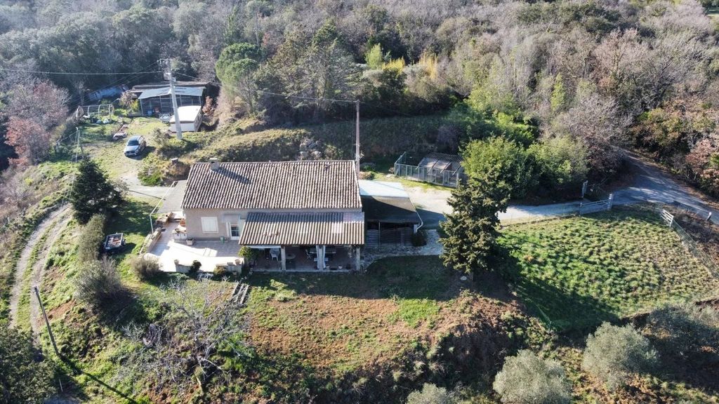 Achat maison à vendre 3 chambres 145 m² - Roquebrune-sur-Argens