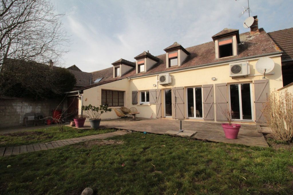 Achat maison à vendre 4 chambres 106 m² - Longueil-Sainte-Marie