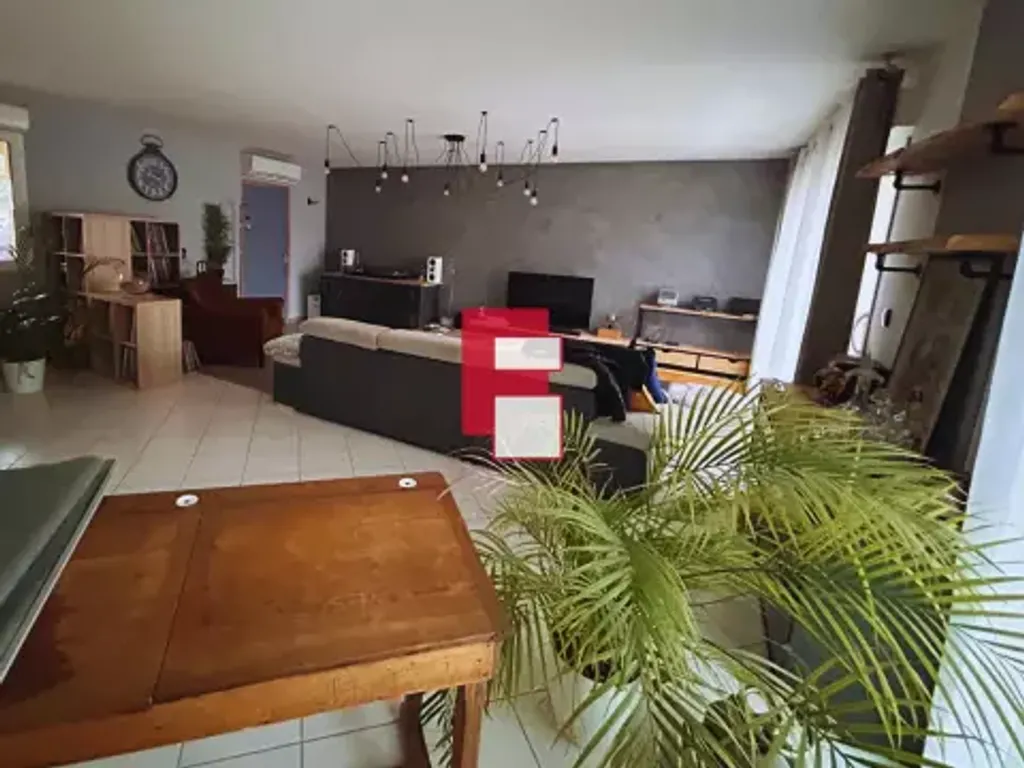 Achat maison à vendre 2 chambres 126 m² - Piney