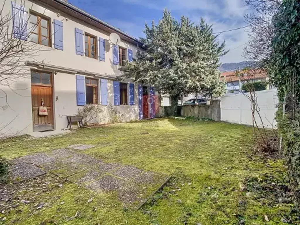 Achat maison à vendre 5 chambres 234 m² - Copponex