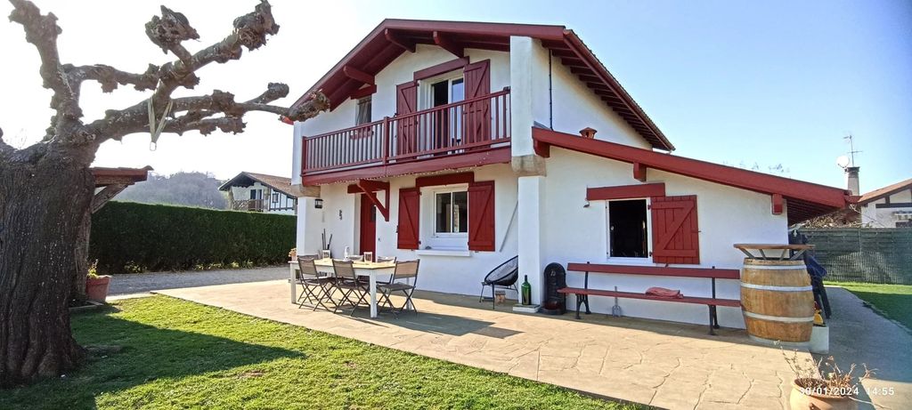 Achat maison à vendre 3 chambres 110 m² - Saint-Pée-sur-Nivelle