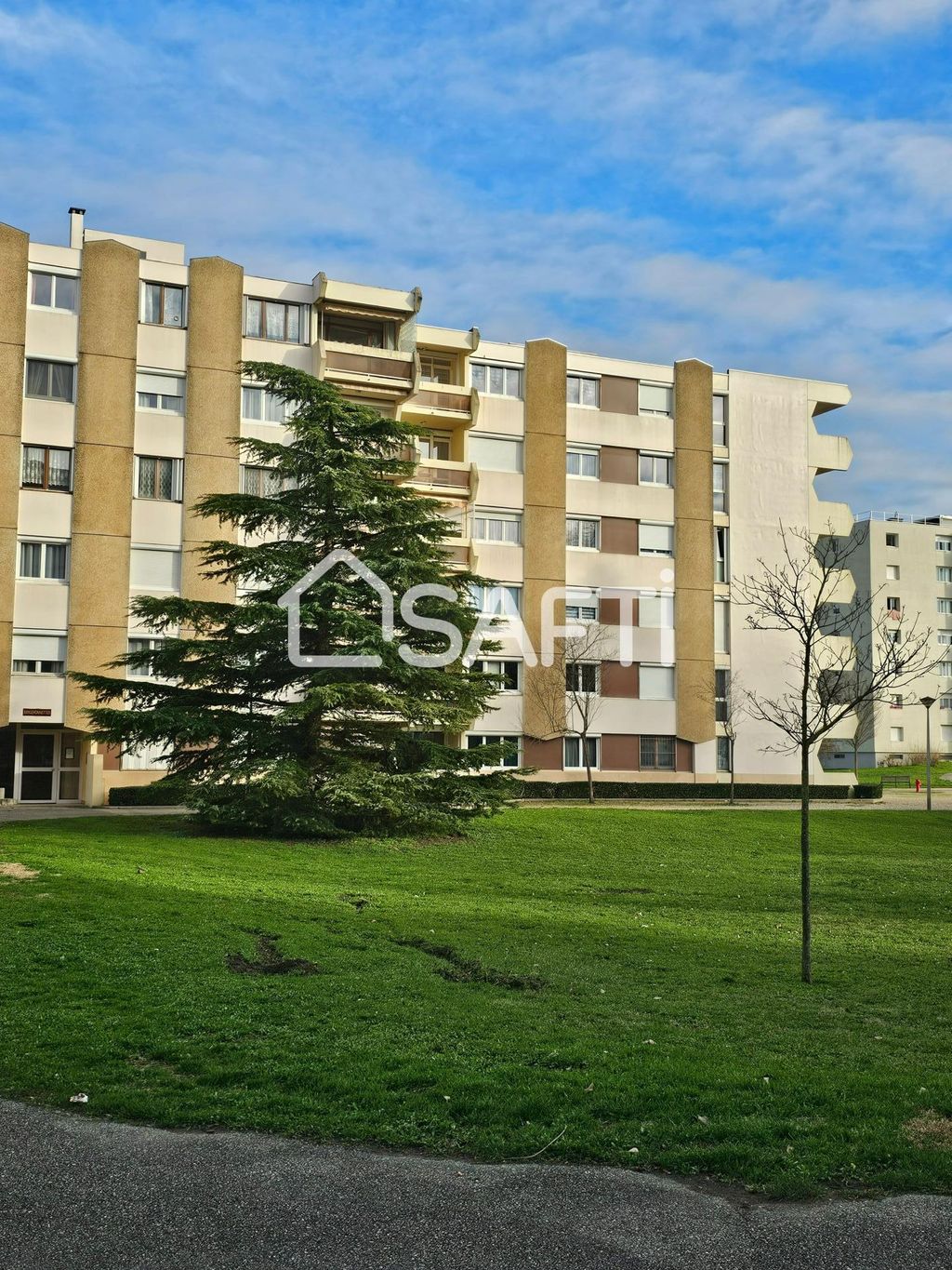 Achat appartement à vendre 3 pièces 69 m² - Bourgoin-Jallieu