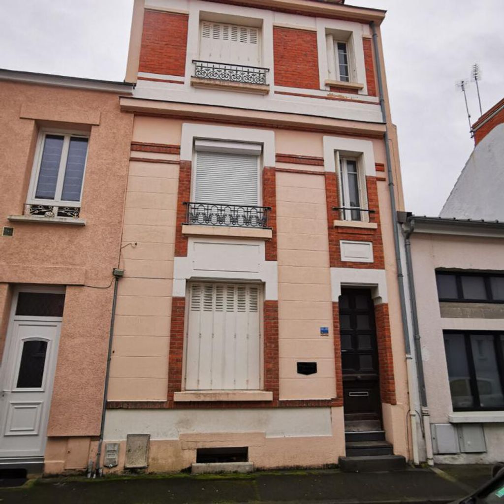 Achat maison à vendre 5 chambres 152 m² - Vichy