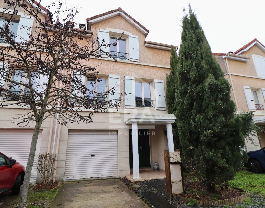 Achat maison à vendre 4 chambres 124 m² - Sainte-Geneviève-des-Bois