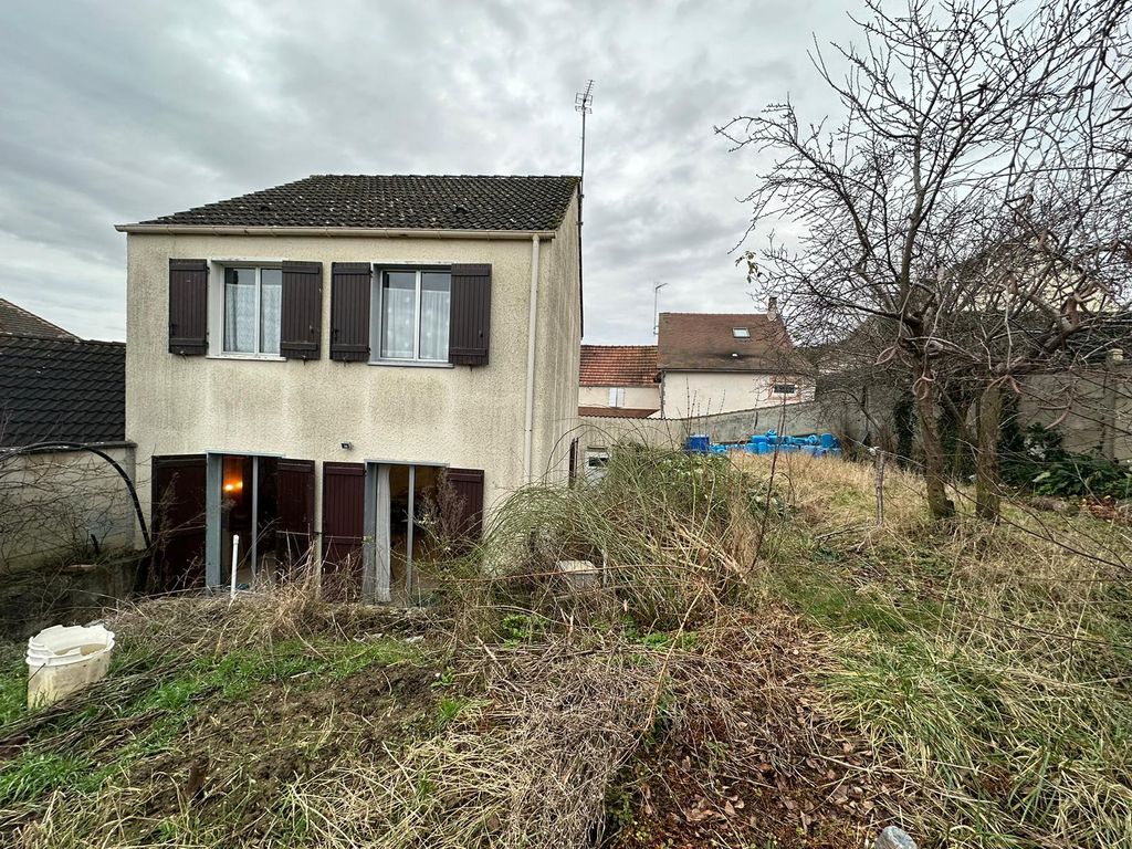 Achat maison à vendre 3 chambres 89 m² - Brie-Comte-Robert