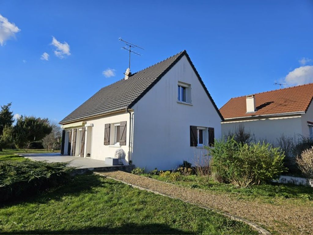 Achat maison à vendre 4 chambres 131 m² - Vaux-le-Pénil