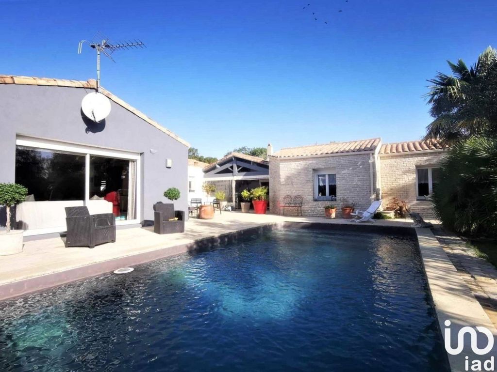 Achat maison à vendre 3 chambres 170 m² - Dompierre-sur-Mer